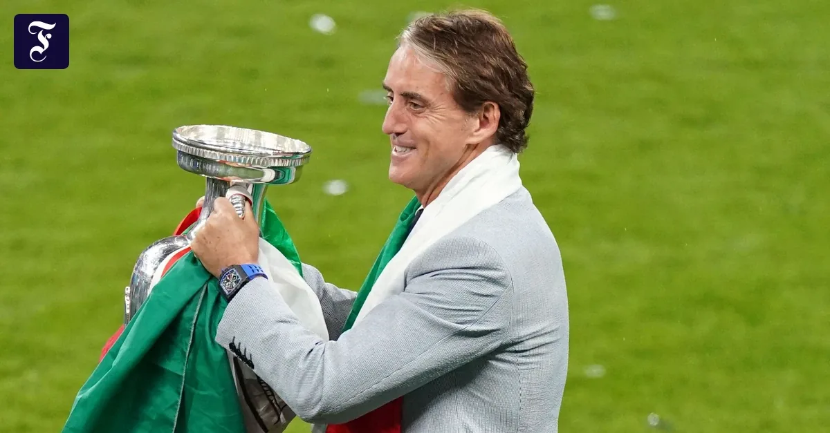 Roberto Mancini kehrt als Italiens Nationaltrainer zurück und entschuldigt sich image 1
