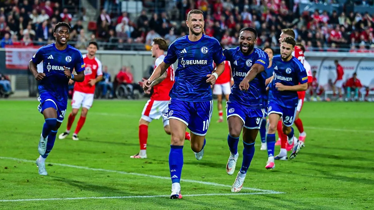 Halle: Schalke gewinnt Pokalkrimi in der Verlängerung
