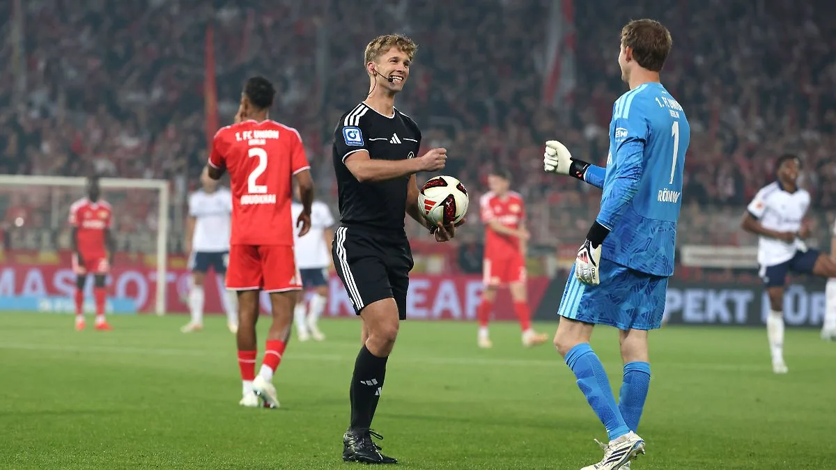 Schalke 04 feiert ersten Bundesliga-Sieg nach Schiedsrichterwechsel